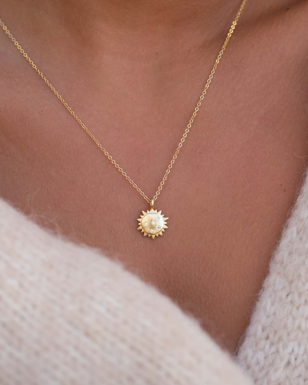 Bee Kind Shop - Sunflower Necklace