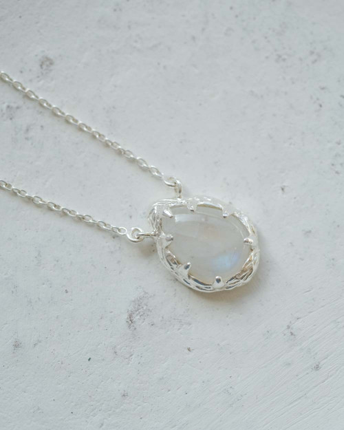 Groovy Moonstone Necklace - Stones Necklaces - 925 Sterling Silver - 18K Gold Plating -